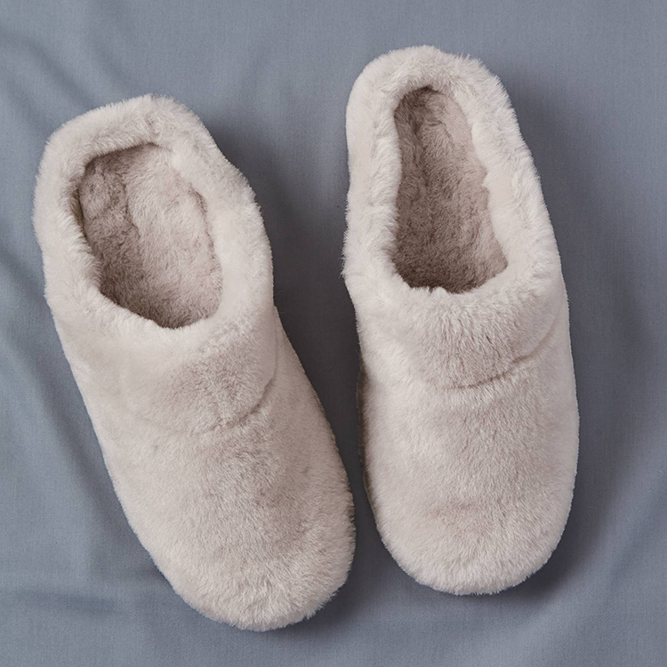 Custom Indoor Outdoor Fuzzy Sheepskin Slippers