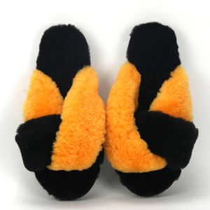 Custom New Arrivals Women Fashion Soft Curly Shearling Slides Fluffy Indoor Furry Cross Slippers