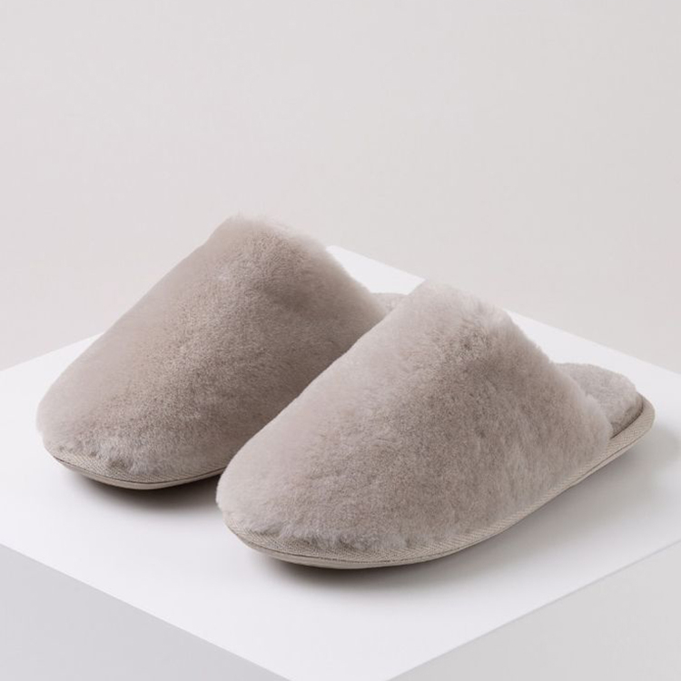 Latest Design Winter Warm Indoor Outdoor Bedroom Fluffy Australia Sheepskin Lamb Fur Slippers for Women 